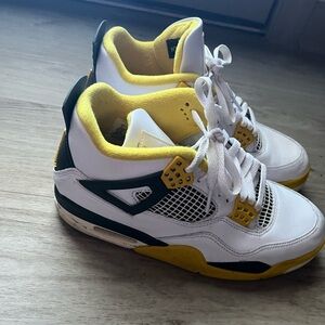 Jordan 4s